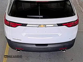 2022 Chevrolet Traverse LT Cloth z VIN 1GNERGKW1NJ150939, wystawiony jako IAAI lot #42532868 z przebiegiem 49 165 mil mil oraz . Historia ofert i sprzedaży dostępna na DreamBid. Obrazek 1.