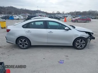 2021 Kia Forte LXS z VIN 3KPF24AD5ME269640, wystawiony jako IAAI lot #41381510 z przebiegiem 107 942 mil mil oraz . Historia ofert i sprzedaży dostępna na DreamBid. Obrazek 14.