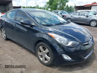 2013 Hyundai Elantra GLS z VIN KMHDH4AEXDU901334, wystawiony jako IAAI lot #42369817 z przebiegiem 106 615 mil mil oraz . Historia ofert i sprzedaży dostępna na DreamBid. Obrazek 1.
