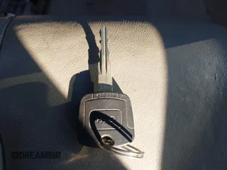 2000 Nissan Maxima GXE z VIN JN1CA31D5YT501086, wystawiony jako IAAI lot #41982095 z przebiegiem 184 012 mil mil oraz . Historia ofert i sprzedaży dostępna na DreamBid. Obrazek 11.