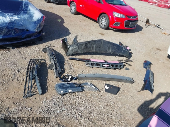 2015 Chevrolet Camaro SS с VIN 2G1FK1EJ0F9181121, выставлен на аукционе IAAI как лот 42527874 с пробегом 59 626 миль миль и . История ставок и продаж доступна на DreamBid. Изображение 12.
