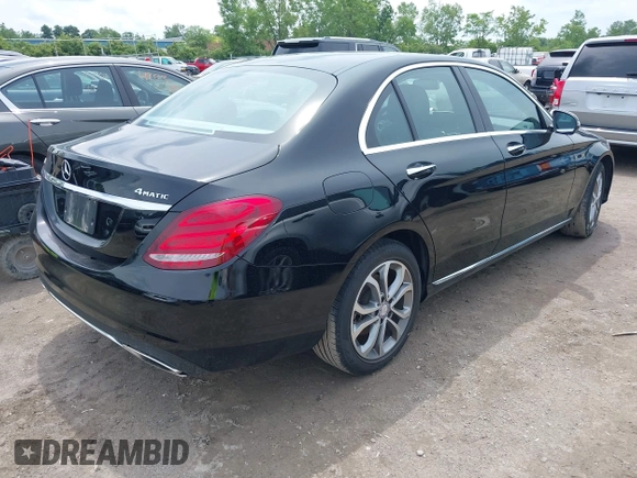 2017 Mercedes-Benz C 300 z VIN 55SWF4KB5HU200236, wystawiony jako IAAI lot #42551004 z przebiegiem 75 802 mil mil oraz . Historia ofert i sprzedaży dostępna na DreamBid. Obrazek 4.