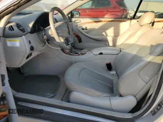 2005 Mercedes-Benz CLK 320 z VIN WDBTK65G15T047512, wystawiony jako Copart lot #75452814 z przebiegiem 131 655 mil mil oraz Czysty tytuł • Clean title. Historia ofert i sprzedaży dostępna na DreamBid. Obrazek 7.
