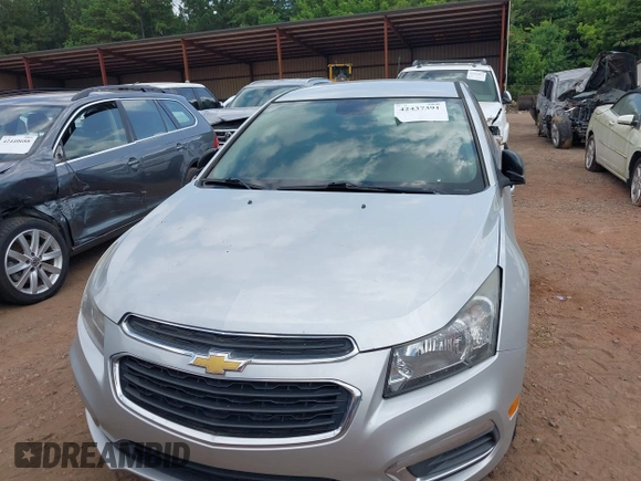 2015 Chevrolet Cruze LS z VIN 1G1PA5SH5F7122535, wystawiony jako IAAI lot #42437391 z przebiegiem 167 747 mil mil oraz . Historia ofert i sprzedaży dostępna na DreamBid. Obrazek 6.