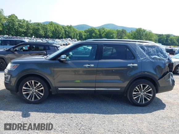 2017 Ford Explorer Platinum z VIN 1FM5K8HT0HGB85923, wystawiony jako IAAI lot #42399738 z przebiegiem 107 592 mil mil oraz . Historia ofert i sprzedaży dostępna na DreamBid. Obrazek 13.