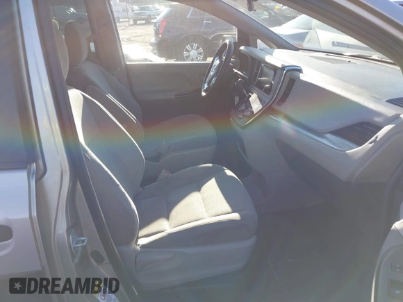 2015 Toyota Sienna L с VIN 5TDZK3DC6FS543494, выставлен на аукционе IAAI как лот 40984941 с пробегом 146 352 миль миль и . История ставок и продаж доступна на DreamBid. Изображение 5.