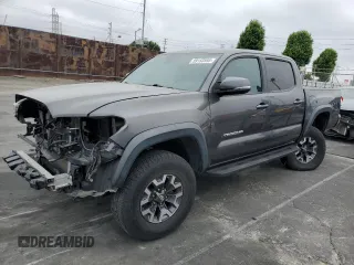 2018 Toyota Tacoma SR5 z VIN 3TMAZ5CN1JM073441, wystawiony jako Copart lot #59153555 z przebiegiem 31 383 mil mil oraz Szkoda całkowita • Salvage title. Historia ofert i sprzedaży dostępna na DreamBid. Obrazek 1.