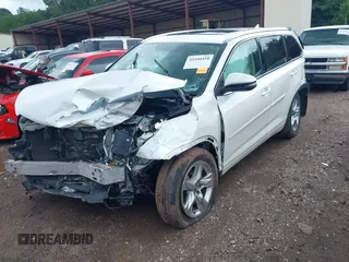 2016 Toyota Highlander Limited with VIN 5TDDKRFH2GS353523, listed as a IAAI auction lot 42440458 with 149,977 mi miles and . Bid and sale history available at DreamBid. Image 18.