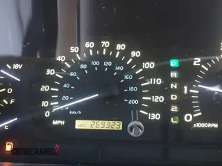 2001 Lexus LX 470 z VIN JTJHT00W113500583, wystawiony jako IAAI lot #42373922 z przebiegiem 269 323 mil mil oraz . Historia ofert i sprzedaży dostępna na DreamBid. Obrazek 7.