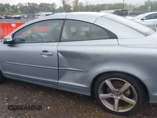 2011 Volvo C70 с VIN YV1672MC1BJ109533, выставлен на аукционе IAAI как лот 42270294 с пробегом 75 750 миль миль и . История ставок и продаж доступна на DreamBid. Изображение 6.