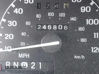 1999 Ford Explorer XLT z VIN 1FMZU32E6XUA07927, wystawiony jako IAAI lot #41489418 z przebiegiem 246 806 mil mil oraz . Historia ofert i sprzedaży dostępna na DreamBid. Obrazek 7.