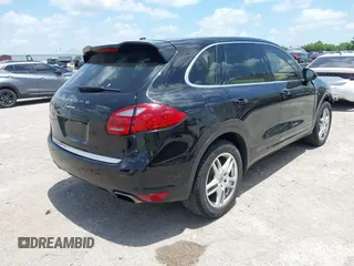 2013 Porsche Cayenne с VIN WP1AA2A23DLA13020, выставлен на аукционе IAAI как лот 42560111 с пробегом 113 984 миль миль и . История ставок и продаж доступна на DreamBid. Изображение 4.