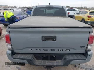 2021 Toyota Tacoma 4WD SR5 with VIN 3TMDZ5BN5MM116584, listed as a IAAI auction lot 41548175 with 23,031 mi miles. Bid and sale history available at carsss.com. Image 16.