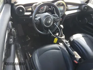 2019 MINI Hardtop Cooper с VIN WMWXP5C57K2H31420, выставлен на аукционе Copart как лот 50315255 с пробегом 114 010 миль миль и Списание • Salvage title. История ставок и продаж доступна на DreamBid. Изображение 8.