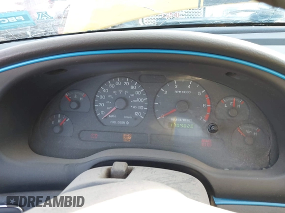 2004 Ford Mustang Deluxe with VIN 1FAFP44684F185726, listed as a IAAI auction lot 41291274 with 170,902 mi miles. Bid and sale history available at carsss.com. Image 7.