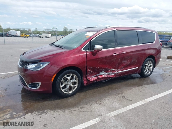 2017 Chrysler Pacifica Limited with VIN 2C4RC1GG6HR570304, listed as a IAAI auction lot 39306956 with 132,701 mi miles. Bid and sale history available at carsss.com. Image 18.