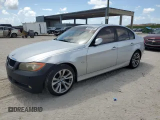 2008 BMW 3 Series 328i z VIN WBAVA33548K054149, wystawiony jako Copart lot #60300295 z przebiegiem 118 036 mil mil oraz Czysty tytuł • Clean title. Historia ofert i sprzedaży dostępna na DreamBid. Obrazek 1.