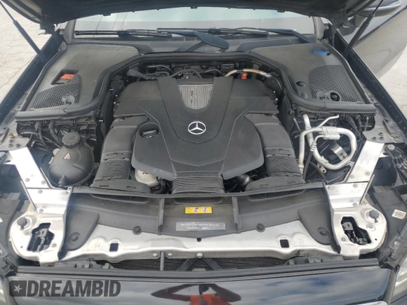 2018 Mercedes-Benz E 400 z VIN WDD1K6FB7JF053907, wystawiony jako Copart lot #49789705 z przebiegiem 67 807 mil mil oraz Czysty tytuł • Clean title. Historia ofert i sprzedaży dostępna na DreamBid. Obrazek 11.