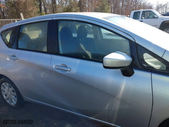 2015 Nissan Versa Note SV with VIN 3N1CE2CP0FL401890, listed as a IAAI auction lot 41664160 with 93,450 mi miles. Bid and sale history available at carsss.com. Image 13.