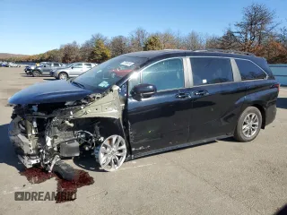 2024 Toyota Sienna LE with VIN 5TDKRKEC3RS210941, listed as a Copart auction lot 77763414 with 9,863 mi miles and Salvage Title. Bid and sale history available at carsss.com. Image 1.