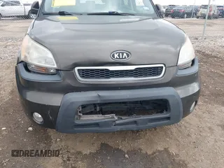 2010 Kia Soul + with VIN KNDJT2A23A7178534, listed as a IAAI auction lot 41380362 with 172,612 mi miles. Bid and sale history available at carsss.com. Image 6.