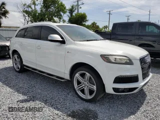 2014 Audi Q7 S line Prestige with VIN WA1DGAFE8ED000800, listed as a Copart auction lot 63136355 with 111,205 mi miles and Clean title. Bid and sale history available at DreamBid. Image 4.