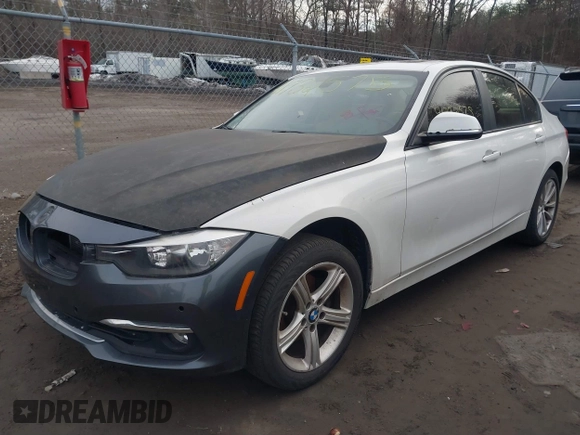 2012 BMW 3 Series 328i с VIN WBA3C1C58CF431864, выставлен на аукционе IAAI как лот 41732575 с пробегом Не указан миль и . История ставок и продаж доступна на DreamBid. Изображение 2.