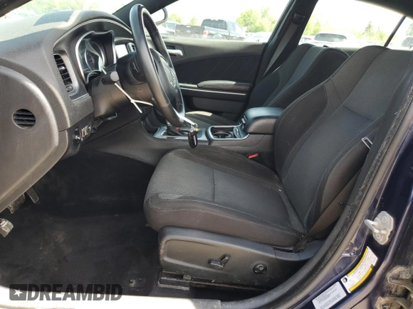 2015 Dodge Charger SXT z VIN 2C3CDXJG6FH837396, wystawiony jako Copart lot #56969455 z przebiegiem 151 864 mil mil oraz Szkoda całkowita • Salvage title. Historia ofert i sprzedaży dostępna na DreamBid. Obrazek 7.