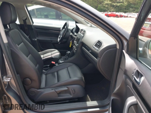 2013 Volkswagen Jetta TDI w/Sunroof & Nav with VIN 3VWPL7AJXDM666918, listed as a IAAI auction lot 42440688 with 149,587 mi miles and . Bid and sale history available at DreamBid. Image 5.