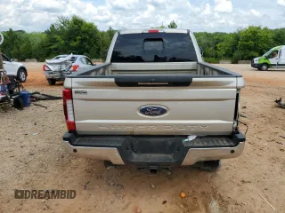 2017 Ford F-250 Lariat z VIN 1FT7W2BTXHEC94053, wystawiony jako Copart lot #61049155 z przebiegiem 57 994 mil mil oraz Szkoda całkowita • Salvage title. Historia ofert i sprzedaży dostępna na DreamBid. Obrazek 6.
