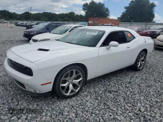 2015 Dodge Challenger SXT Plus z VIN 2C3CDZBG8FH761528, wystawiony jako Copart lot #56205315 z przebiegiem 183 221 mil mil oraz Czysty tytuł • Clean title. Historia ofert i sprzedaży dostępna na DreamBid. Obrazek 1.