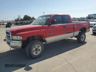 2002 Dodge 2500 z VIN 3B7KF236X2M234956, wystawiony jako Copart lot #54115915 z przebiegiem 261 752 mil mil oraz Czysty tytuł • Clean title. Historia ofert i sprzedaży dostępna na DreamBid. Obrazek 1.