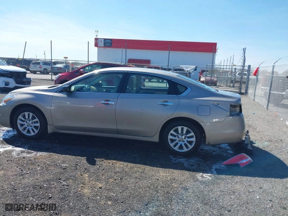 2015 Nissan Altima 2.5 with VIN 1N4AL3AP8FN341267, listed as a IAAI auction lot 41804785 with 140,004 mi miles. Bid and sale history available at carsss.com. Image 14.