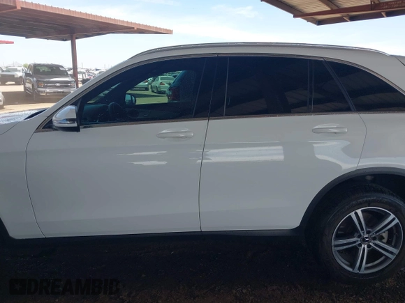 2020 Mercedes-Benz GLC 300 with VIN WDC0G8DBXLF736610, listed as a IAAI auction lot 42353177 with 45,652 mi miles and . Bid and sale history available at DreamBid. Image 15.