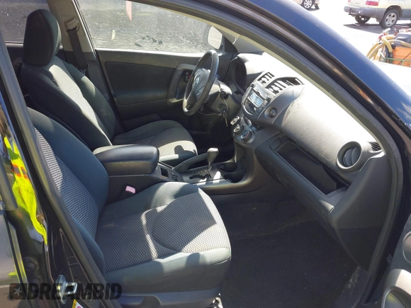 2011 Toyota RAV4 Sport z VIN JTMWF4DV9B5041304, wystawiony jako IAAI lot #41252905 z przebiegiem 96 179 mil mil oraz . Historia ofert i sprzedaży dostępna na DreamBid. Obrazek 5.