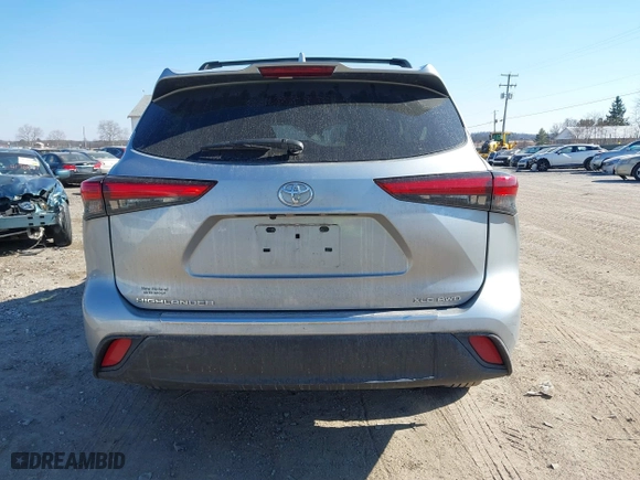 2020 Toyota Highlander XLE with VIN 5TDHZRBH4LS003176, listed as a IAAI auction lot 41696547 with 63,706 mi miles. Bid and sale history available at carsss.com. Image 16.