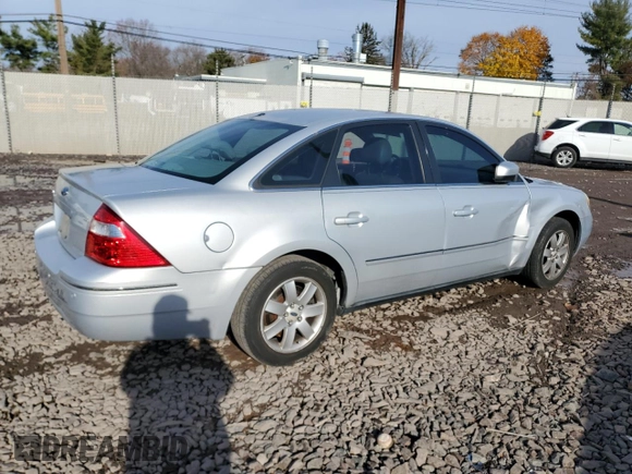 2005 Ford Five Hundred SEL with VIN 1FAFP241X5G131817, listed as a Copart auction lot 82194734 with 85,122 mi miles and Salvage Title. Bid and sale history available at carsss.com. Image 3.