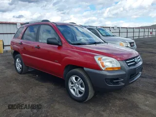 2008 Kia Sportage LX with VIN KNDJE723187483300, listed as a IAAI auction lot 41785187 with 185,575 mi miles. Bid and sale history available at carsss.com. Image 1.