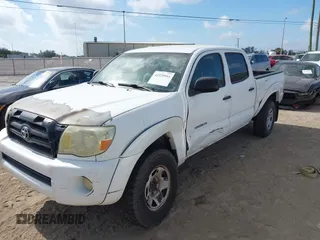 2005 Toyota Tacoma PreRunner with VIN 3TMKU72N65M001821, listed as a IAAI auction lot 41579911 with 301,297 mi miles. Bid and sale history available at carsss.com. Image 17.