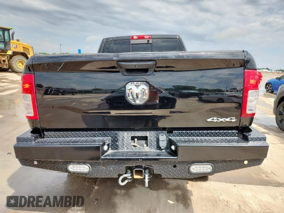 2020 Ram 2500 Tradesman z VIN 3C6UR5CL3LG251077, wystawiony jako Copart lot #63854915 z przebiegiem 196 854 mil mil oraz Czysty tytuł • Clean title. Historia ofert i sprzedaży dostępna na DreamBid. Obrazek 6.