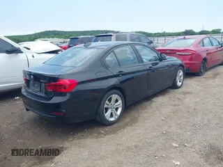 2016 BMW 3 Series 328i xDrive z VIN WBA8E3G59GNT26073, wystawiony jako IAAI lot #42337925 z przebiegiem 110 149 mil mil oraz . Historia ofert i sprzedaży dostępna na DreamBid. Obrazek 4.