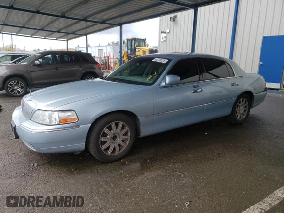 2006 Lincoln Town Car Signature Limited z VIN 1LNHM82W06Y616150, wystawiony jako Copart lot #48248225 z przebiegiem 111 545 mil mil oraz Szkoda całkowita • Salvage title. Historia ofert i sprzedaży dostępna na DreamBid. Obrazek 1.