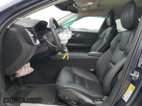 2020 Volvo V60 z VIN YV4102WK5L1030373, wystawiony jako Copart lot #88530625 z przebiegiem 37 296 mil mil oraz Nie do naprawy • Non repairable. Historia ofert i sprzedaży dostępna na DreamBid. Obrazek 7.