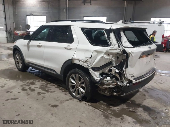 2020 Ford Explorer XLT with VIN 1FMSK8DH0LGC72332, listed as a IAAI auction lot 41298896 with 49,361 mi miles. Bid and sale history available at carsss.com. Image 3.
