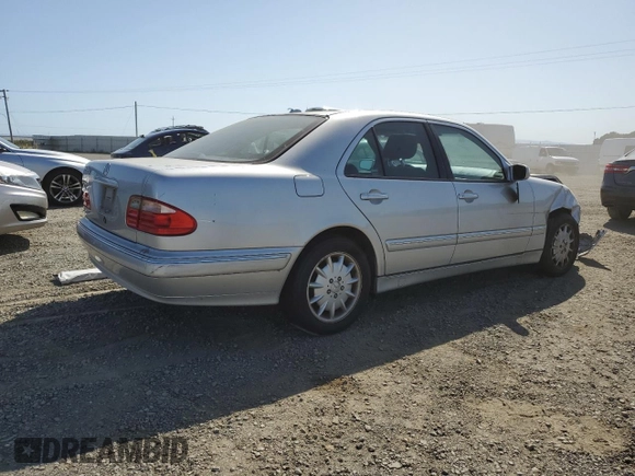 2000 Mercedes-Benz E-Class with VIN WDBJF65J4YB159268, listed as a Copart auction lot 50923115 with 127,650 mi miles and Salvage Title. Bid and sale history available at carsss.com. Image 3.