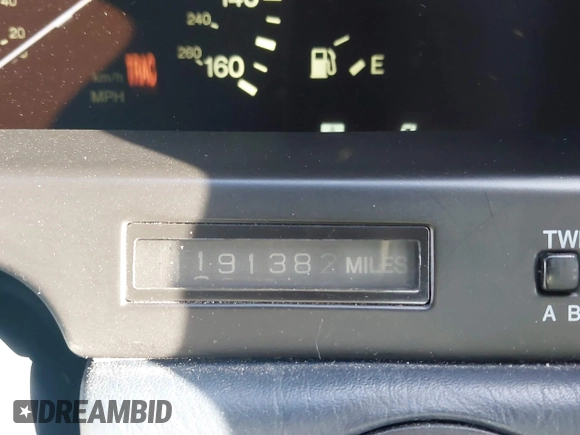 1991 Lexus LS z VIN JT8UF11E3M0093567, wystawiony jako IAAI lot #41647408 z przebiegiem 191 382 mil mil oraz . Historia ofert i sprzedaży dostępna na DreamBid. Obrazek 15.
