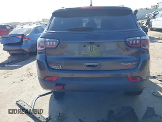 2019 Jeep Compass Trailhawk with VIN 3C4NJDDBXKT811171, listed as a IAAI auction lot 41786708 with 107,697 mi miles and . Bid and sale history available at carsss.com. Image 16.