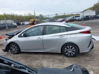 2021 Toyota Prius LE с VIN JTDKAMFP0M3194485, выставлен на аукционе IAAI как лот 42019500 с пробегом 42 191 миль миль и . История ставок и продаж доступна на DreamBid. Изображение 14.