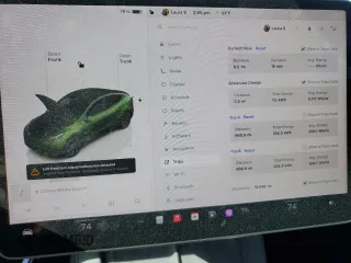2024 Tesla Model Y Long Range z VIN 7SAYGAEE0RF101971, wystawiony jako Copart lot #58794335 z przebiegiem 16 099 mil mil oraz Szkoda całkowita • Salvage title. Historia ofert i sprzedaży dostępna na DreamBid. Obrazek 9.