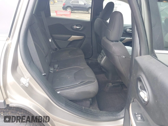2017 Jeep Cherokee Latitude with VIN 1C4PJMCB3HW657318, listed as a IAAI auction lot 42429044 with 133,335 mi miles and . Bid and sale history available at DreamBid. Image 8.